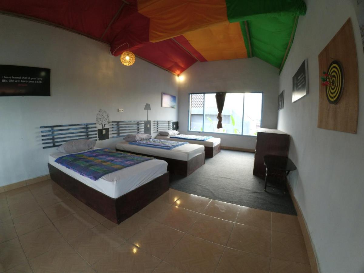 Local Hostel Amed Exterior photo